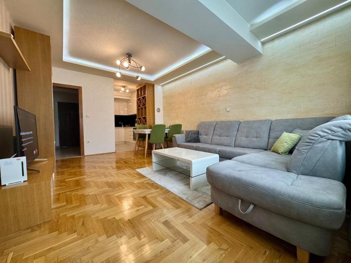 Modern & Elegant With Free Parking Apartment Sarajevo