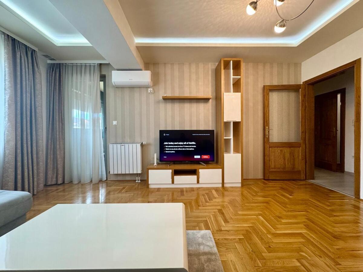 Modern & Elegant With Free Parking * Sarajevo