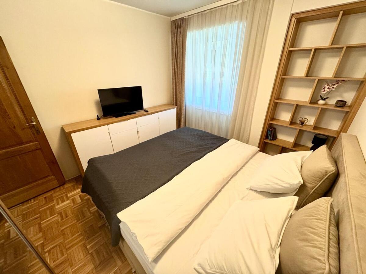 Modern & Elegant With Free Parking